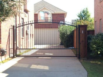 Curved Top Iron Picket Automatic Swing Gate
