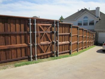 Board on Board Cedar Fence Metal Posts 06