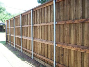 Poolside Board on Board Cedar Fence 02