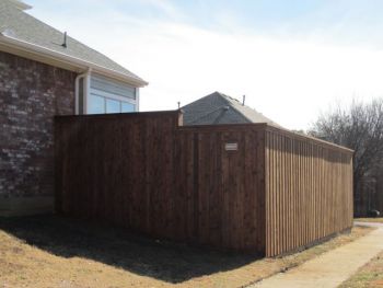 Step Cap Rail Board On Board Cedar Fence 01