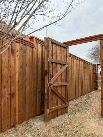 board-on-board-wood-fence-by-texas-best-fence-and-patio14_1