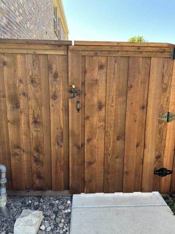 board-on-board-wood-fence-by-texas-best-fence-and-patio4_1