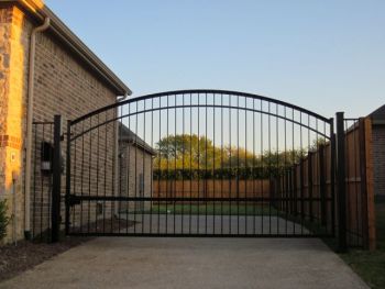 Curved Top  Iron Swing Gate