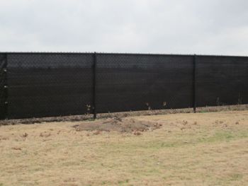 Black Chain Link Fence Windscreen 01
