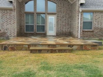 Decorative Hardscape Flagstone Patio