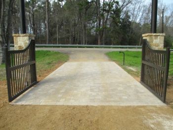 Flagstone Column Metal Driveway Gate