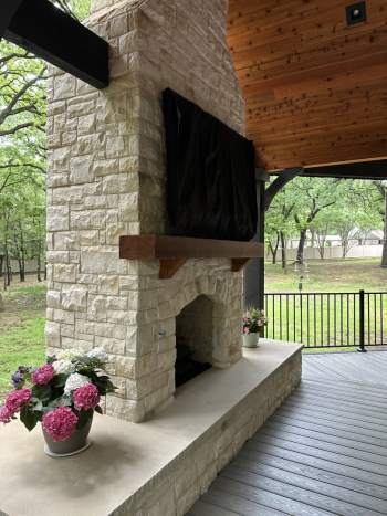 outdoor-fireplaces-texas-best-fence-patio2