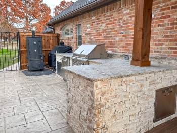 outdoor-kitchen-by-texas-best-fence-and-patio1