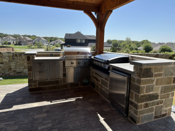 texas-best-fence-outdoor-kitchen