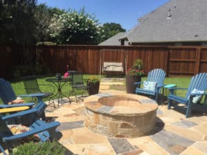 Outdoor Fire Features - Outdoor fire pit with seating