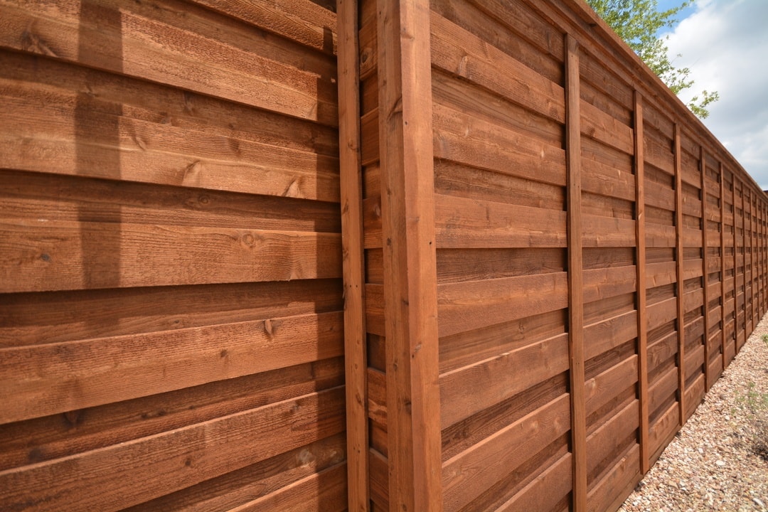 how to choose a fence contractor