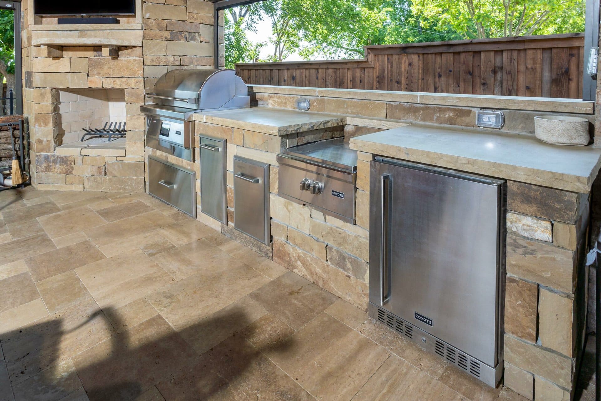 Featured image for “Outdoor Kitchen Designs for Your Backyard Oasis”