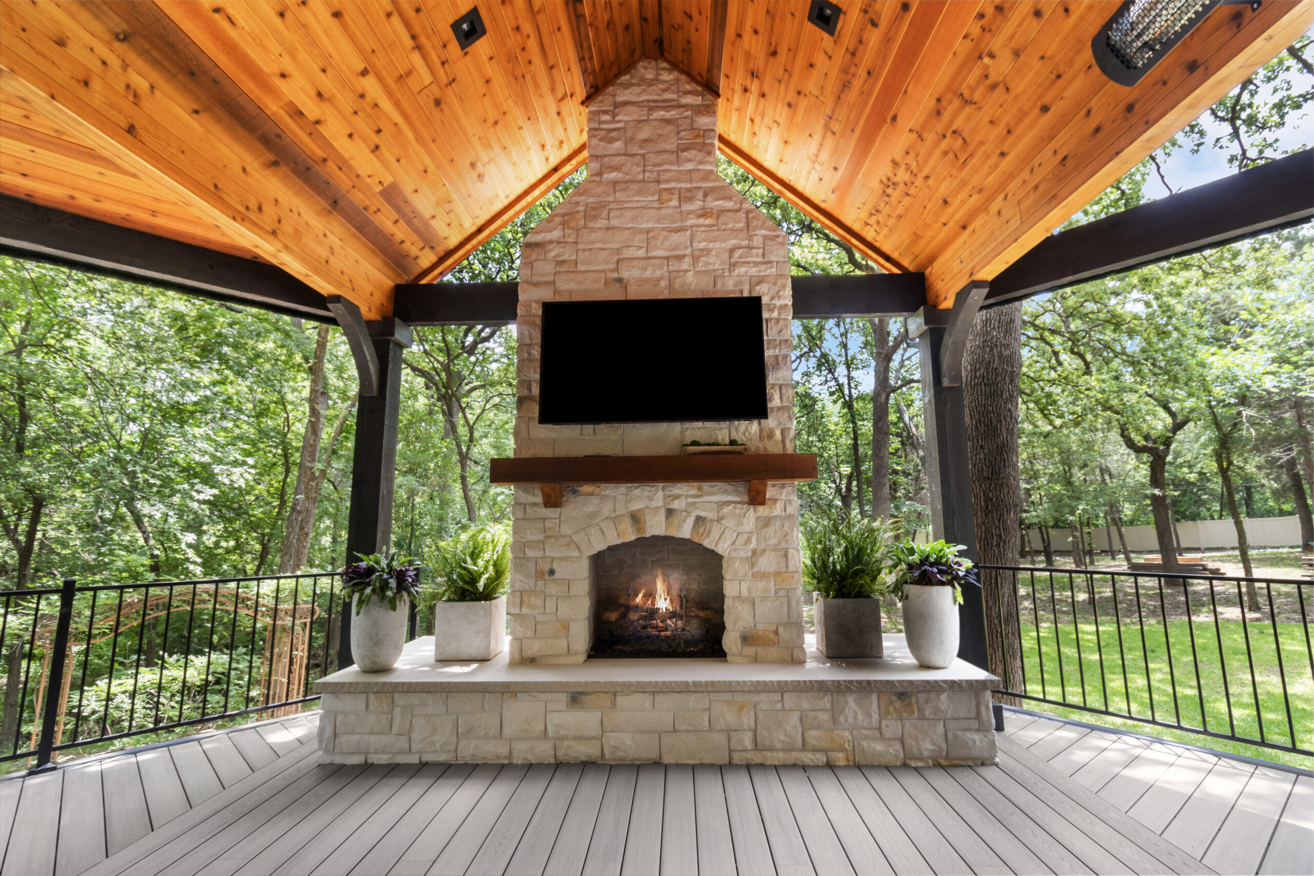 Featured image for “Fireplaces vs. Fire Pits: The Ultimate Guide to Outdoor Fire Features”