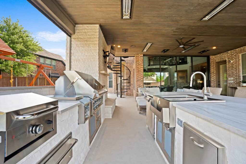 outdoor kitchen
